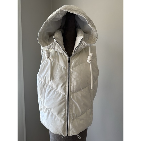 TCEC Jackets & Blazers - TCEC White Faux Leather Hooded Vest Chevron Quilted
